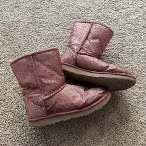 UGG Girls Kids Classic Short II Glitter Pink Boots Size 3 Winter Casual Slip On